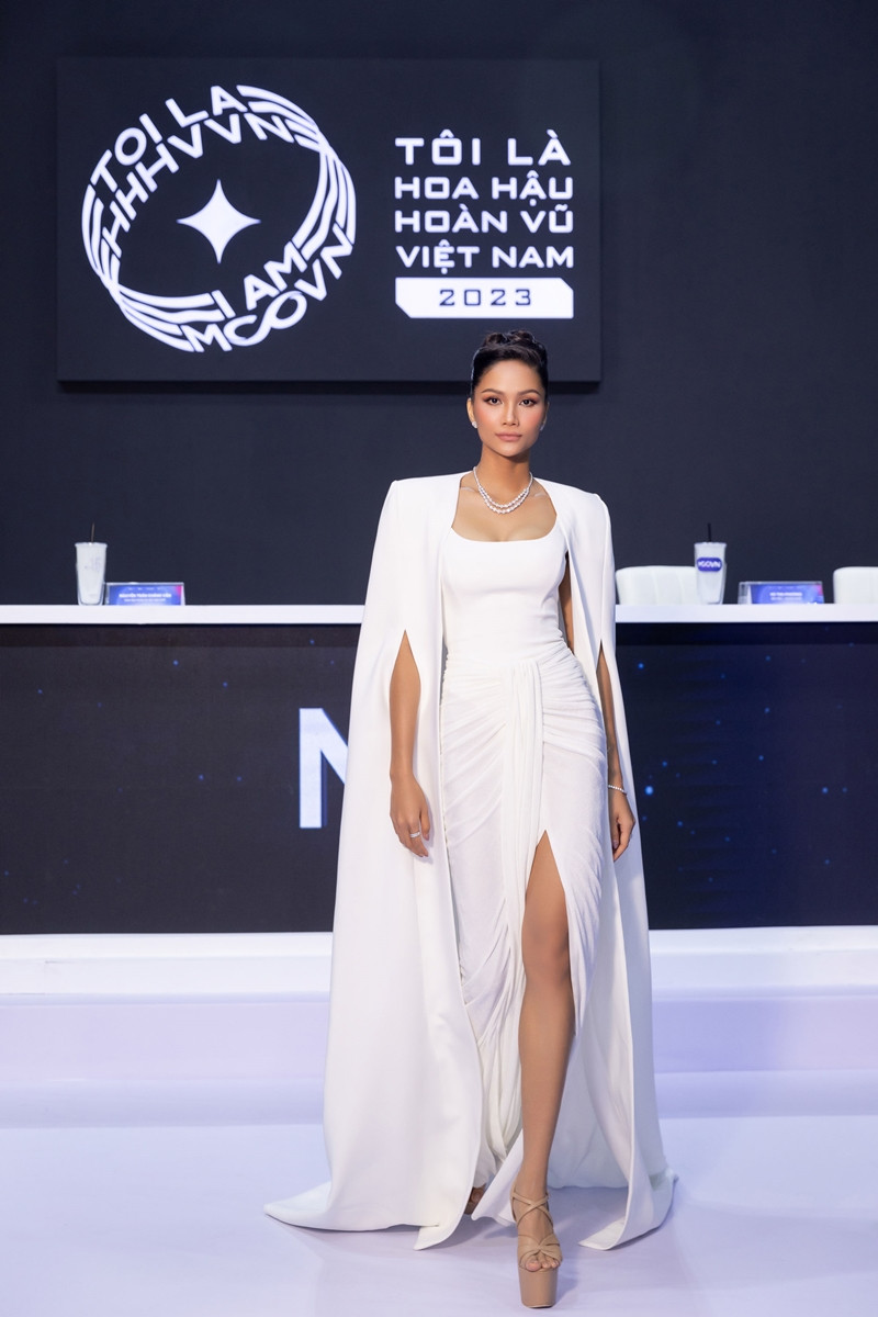 Miss Cosmo Vietnam - Hoa Hậu Hoàn Vũ Việt Nam