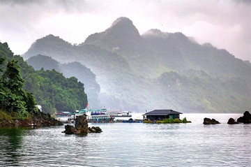 Hoa Binh offers majestic mountains and serene lakes