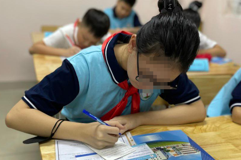 hoc sinh cong veo.png