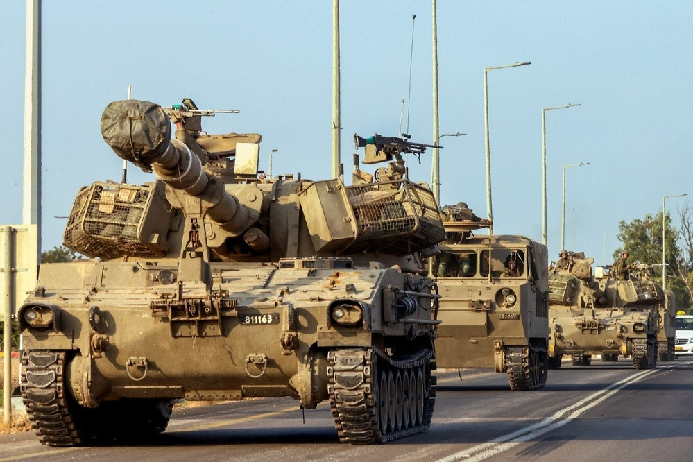 Israel điều động 100.000 quân gần Dải Gaza, bắt giữ thành viên cấp cao Hamas