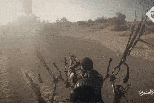 Video lực lượng Hamas dùng dù lượn xâm nhập lãnh thổ Israel