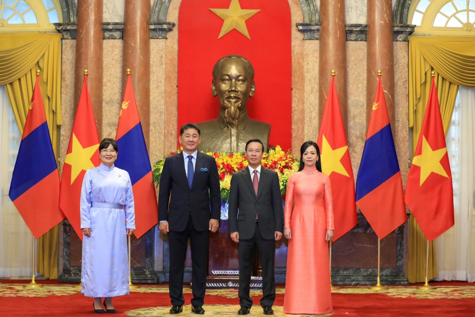 Chủ tịch nước Võ Văn Thưởng và phu nhân chủ trì lễ đón Tổng thống Mông Cổ