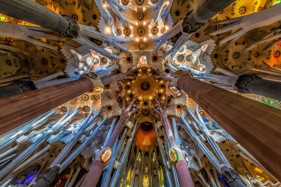 sagrada familia 3746024 1280.jpg