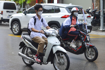 TP Nam Định nghiêm cấm học sinh đi xe máy điện đến trường