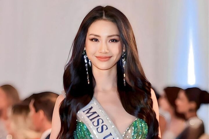 Bùi Quỳnh Hoa tự tin giao lưu bằng 3 thứ tiếng ở Miss Universe 2023