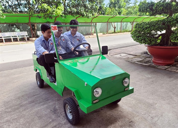 Innovative students create eco-friendly electric car model