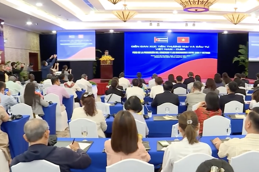 Khu gian hàng Quốc gia Việt Nam vinh dự đón Bí thư thứ nhất, Chủ tịch Cuba Miguel Díaz-Canel ghé thăm