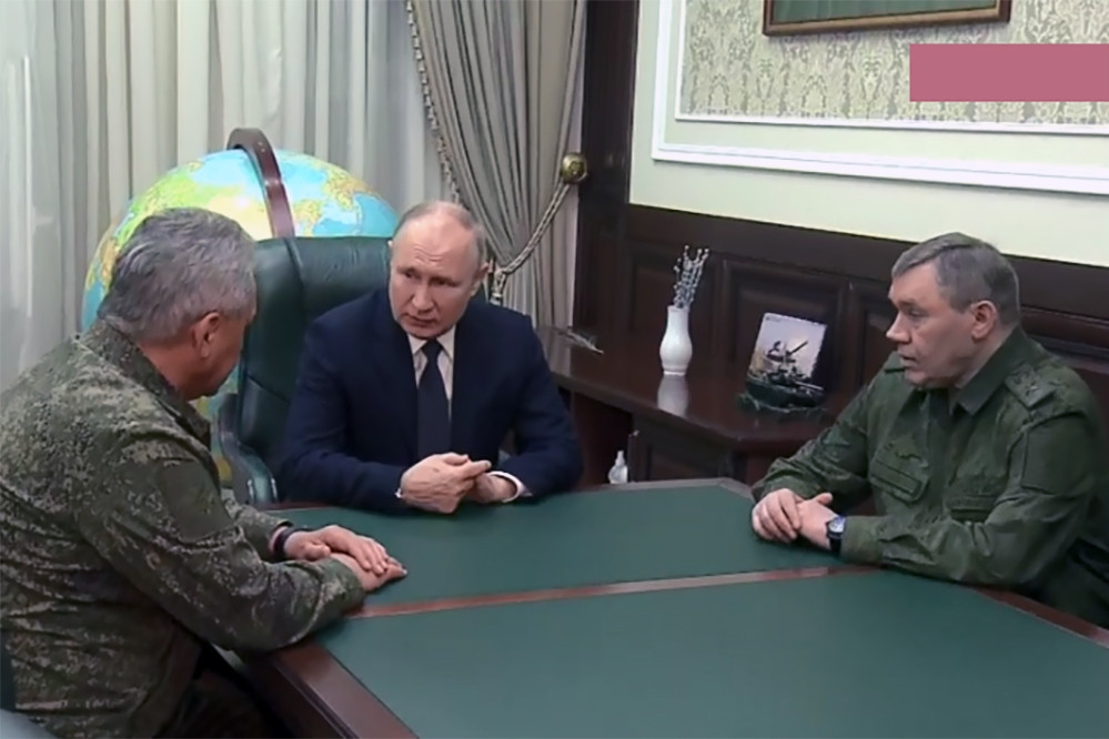 Ông Putin bất ngờ thăm trụ sở điều hành chiến dịch quân sự đặc biệt của Nga