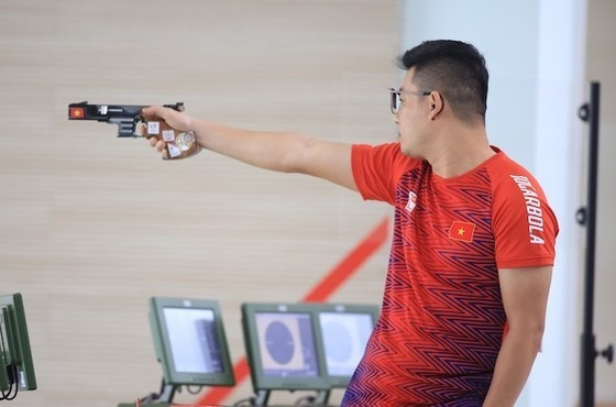 Vietnam wins two first golds at Southeast Asian shooting tournament