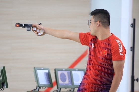 vietnam wins two first golds at southeast asian shooting tournament picture 1