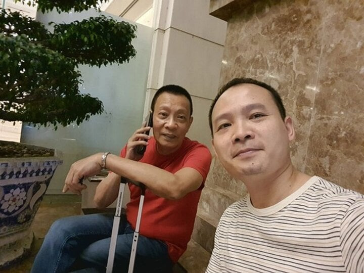 Con trai MC Lại Văn Sâm: Gọi bố bằng 'anh', ép bố tham gia thử thách mạo hiểm - Ảnh 2.