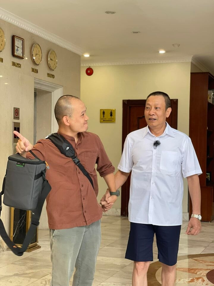 Con trai MC Lại Văn Sâm: Gọi bố bằng 'anh', ép bố tham gia thử thách mạo hiểm - Ảnh 4.