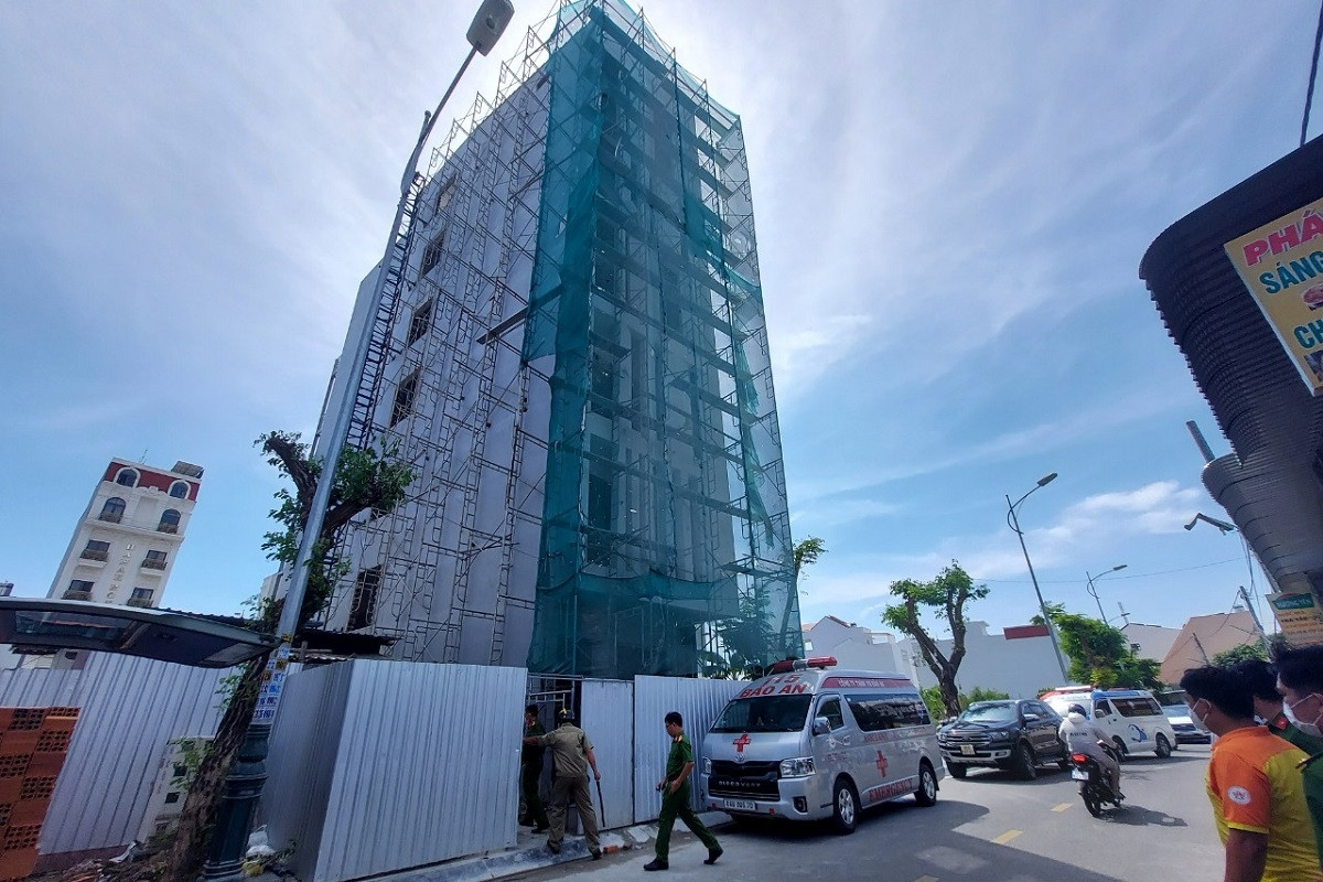 Công nhân kể phút thoát nạn khi đứt cáp thang làm 3 người chết ở Bình Thuận