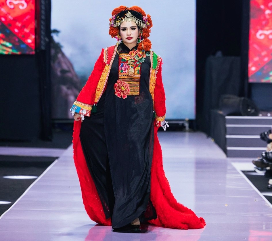 three young designers open vietnam international fashion week 2023 picture 7
