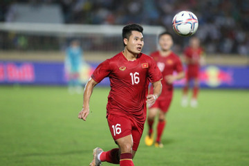 Tuyển Việt Nam: Cầu thủ đầu tiên bị loại khỏi danh sách
