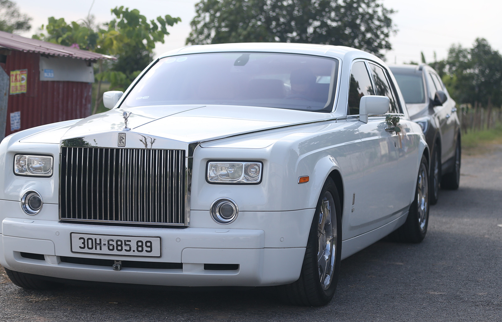 xe cuoi van hau 2.jpg