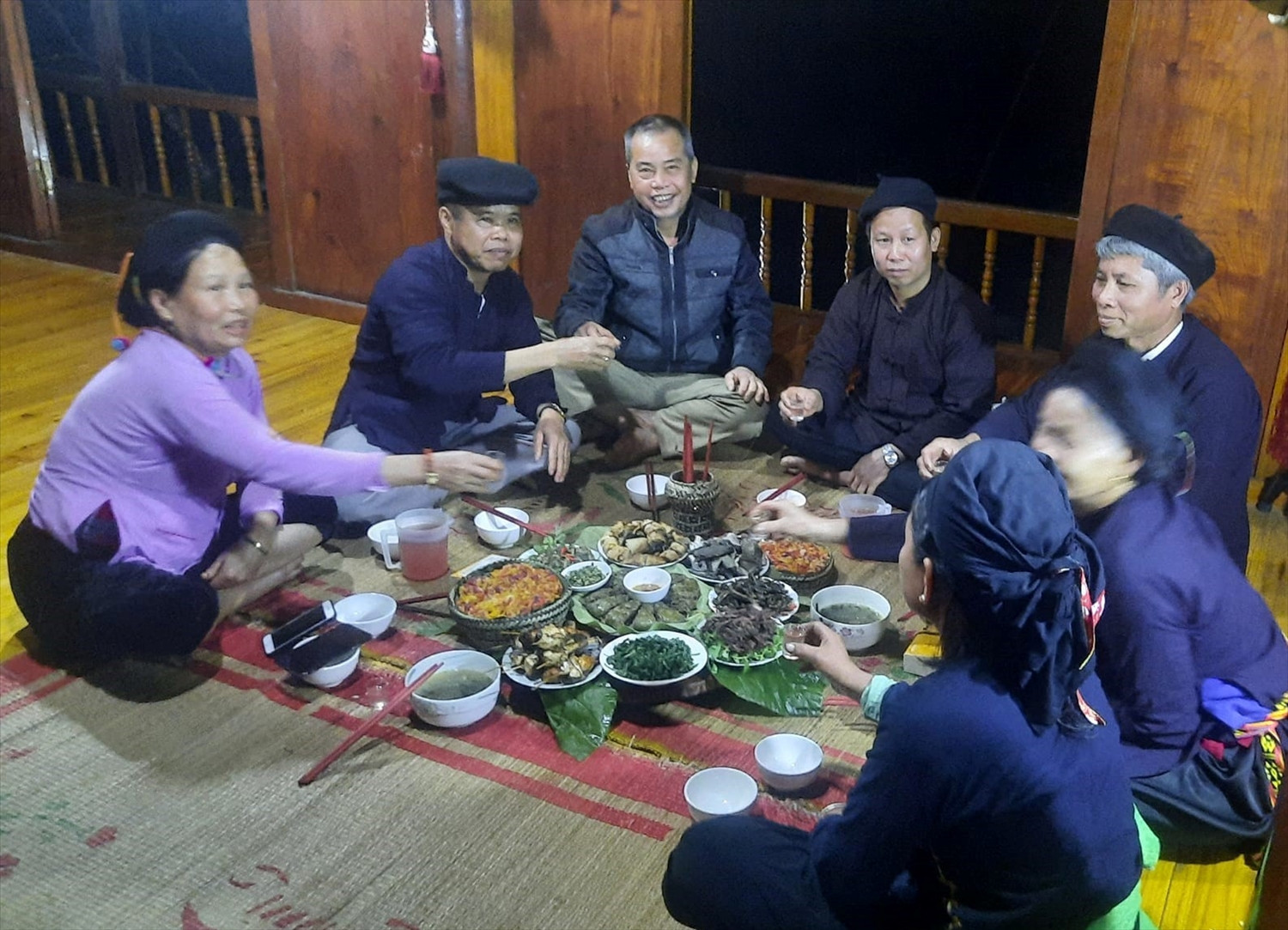 Phát huy vai trò của gia đình trong bảo tồn giá trị văn hóa truyền thống