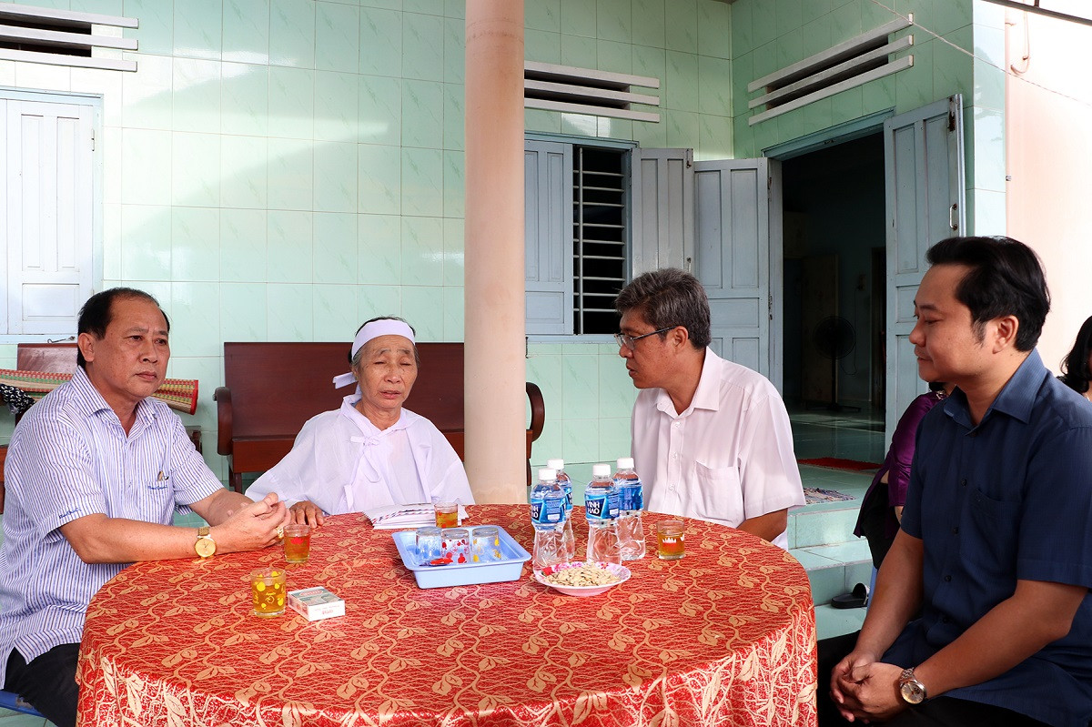 lanh dao binh thuan tham nan nhan dut cap thang 3 nguoi chet.jpg