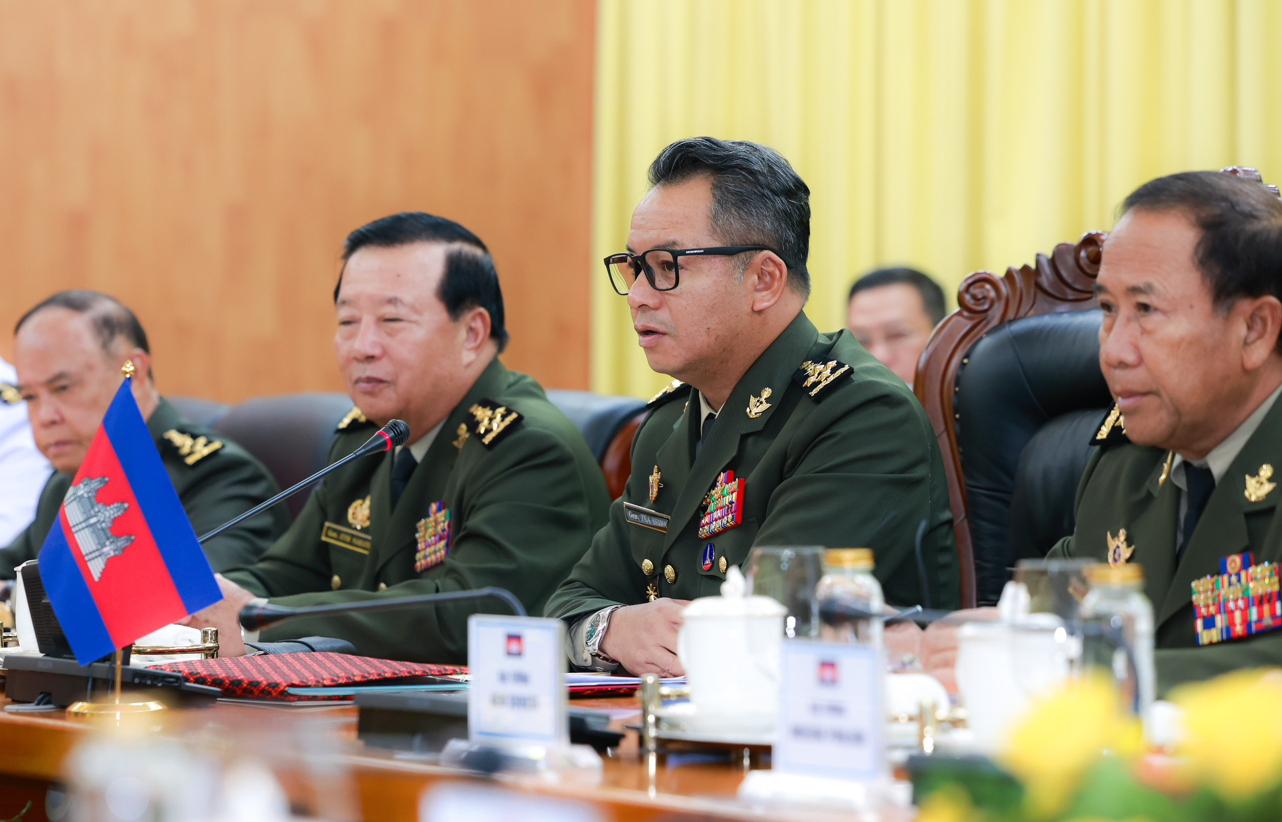 Bộ trưởng Quốc phòng Campuchia.jpg