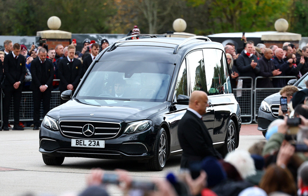 Sir Bobby Charlton.jpg