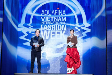 Tuần lễ Thời trang Quốc tế Việt Nam 2023: MC Thu Thủy gây ấn tượng mạnh
