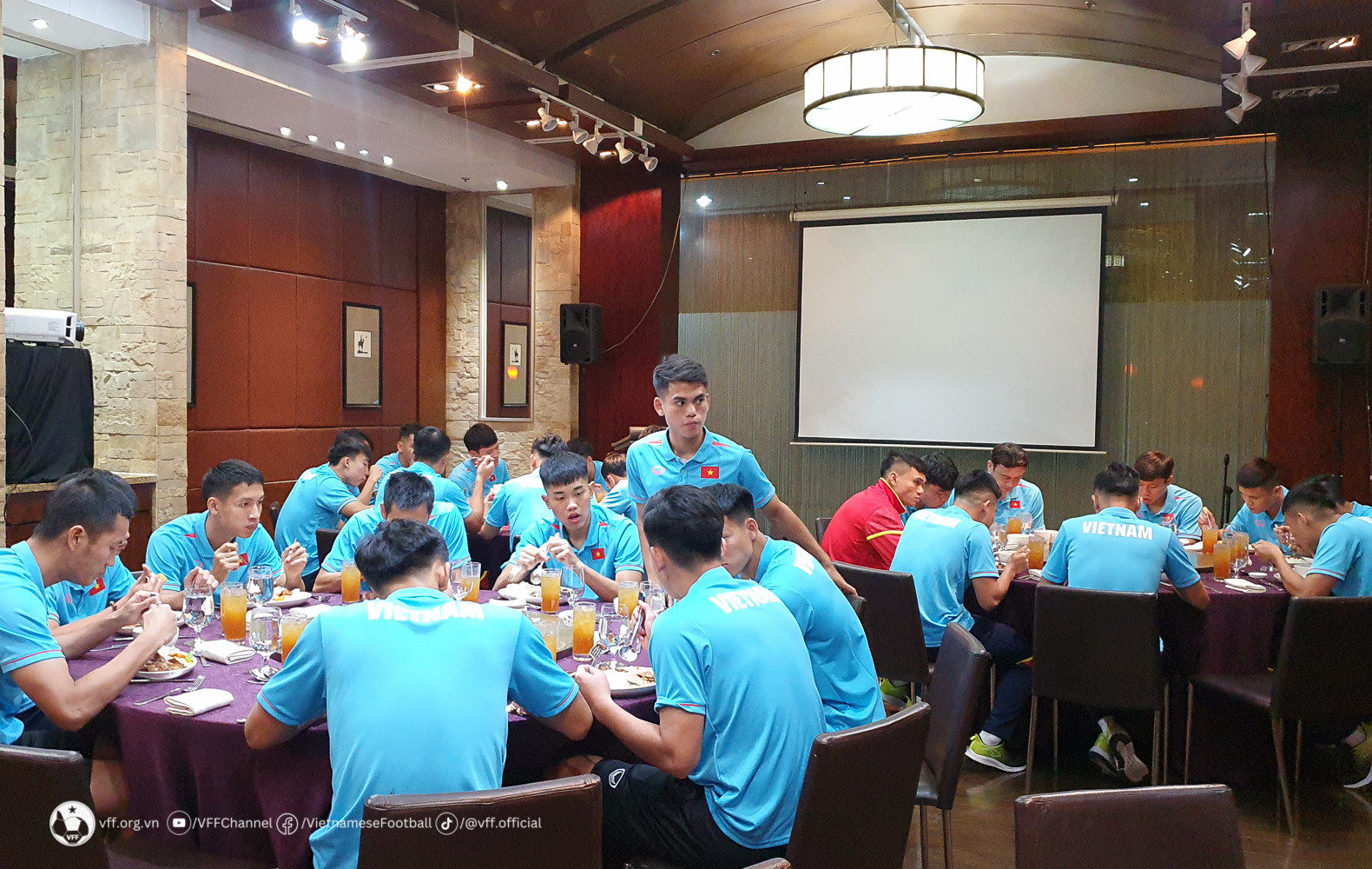 tuyen viet nam philippines 6.jpg