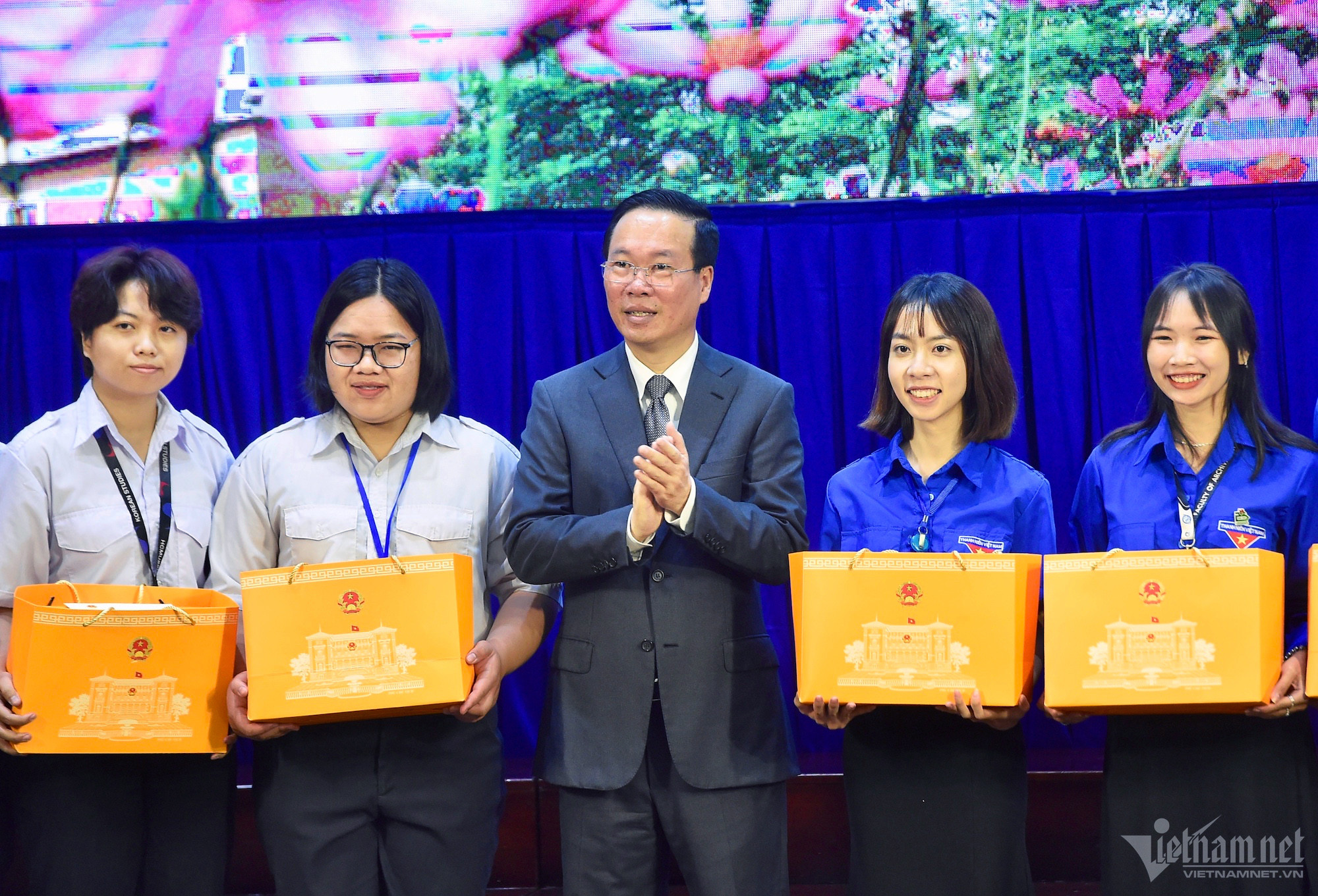 w ttt 4022 2 745.jpg