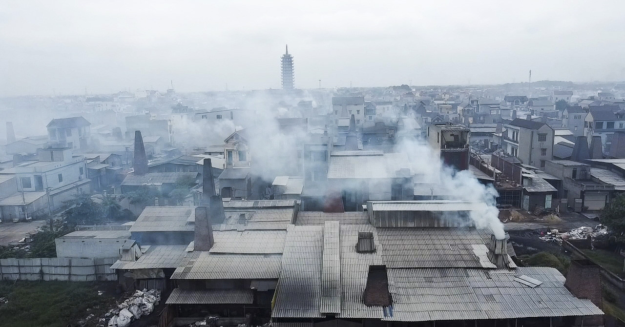 View - 'Làng tỷ phú' ở Bắc Ninh chìm trong khói bụi, xỉ thải nhôm