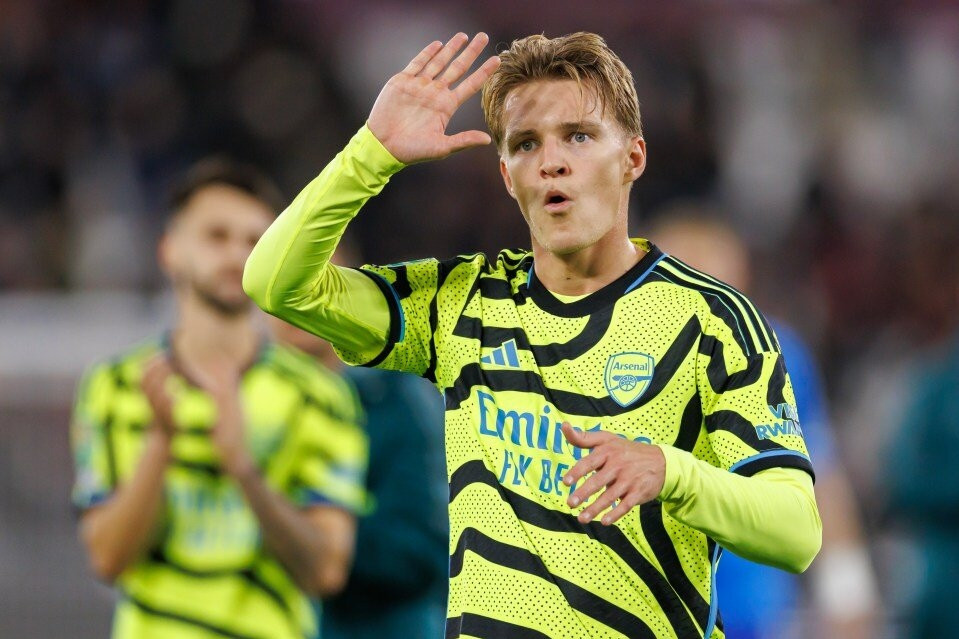 Nguyên nhân Martin Odegaard vắng bất thường ở Arsenal