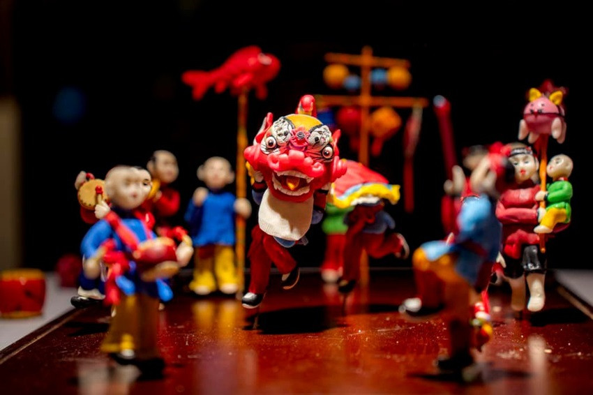 mid autumn lantern parade by dang van hau.jpg