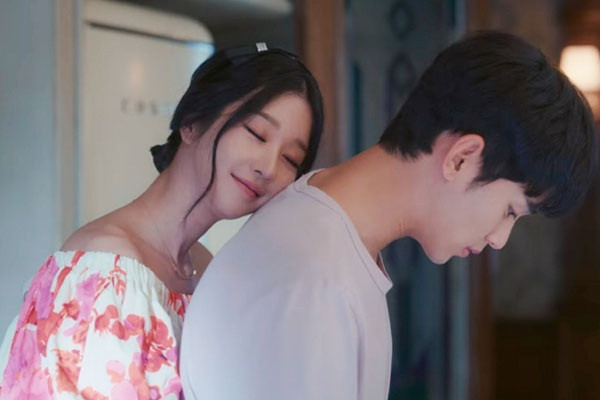 Tôi phát hiện chồng ngoại tình và có cách giải quyết ngược đời - 1