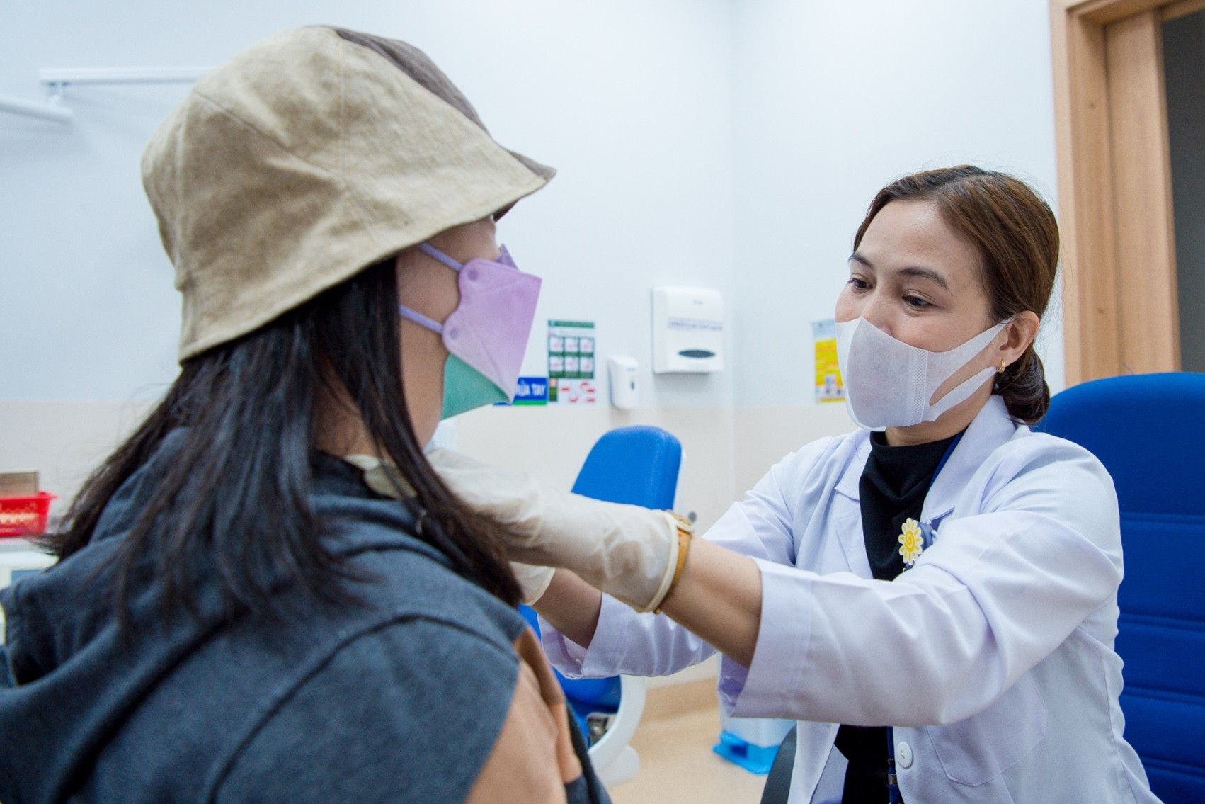 Vietnam to organize tests to grant licenses to medicine practitioners