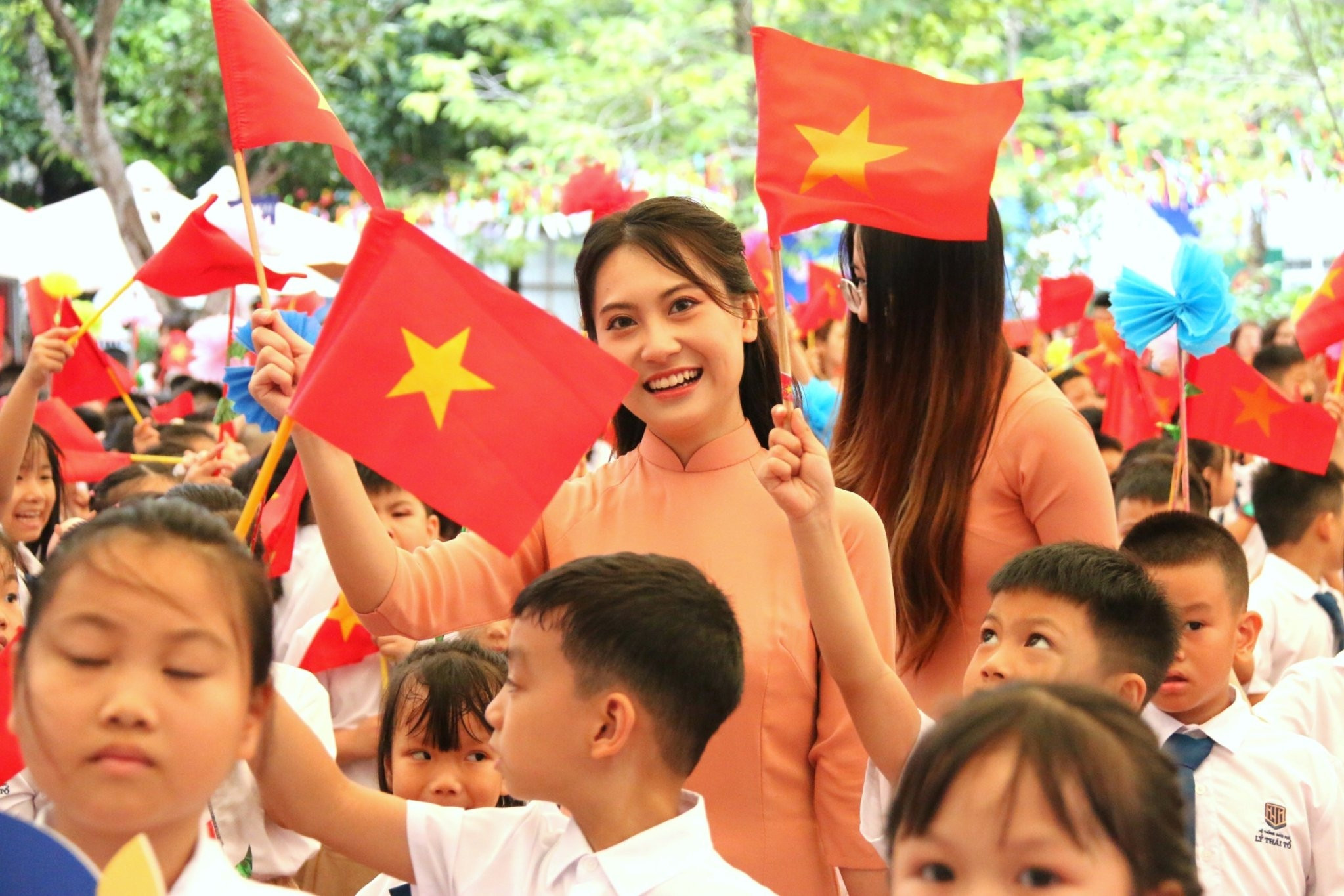 Tổng hợp mẫu tranh vẽ ngày Nhà giáo Việt Nam 20/11 đơn giản đẹp 2022