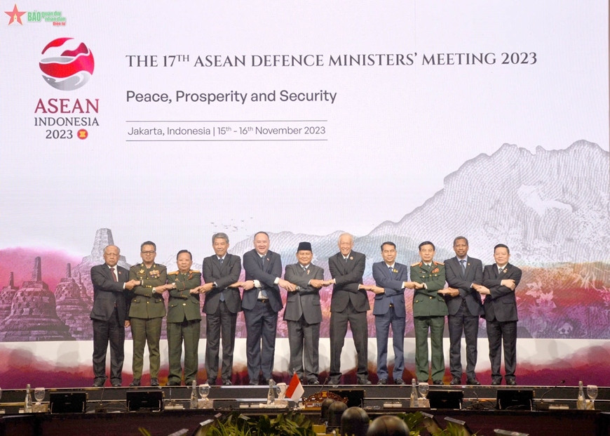 asean defense ministers support freedom of navigation, aviation in east sea picture 1
