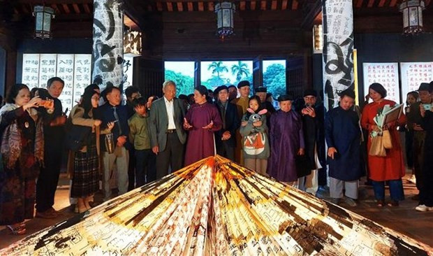 Calligraphy exhibition spotlights Vietnamese literature, arts hinh anh 1
