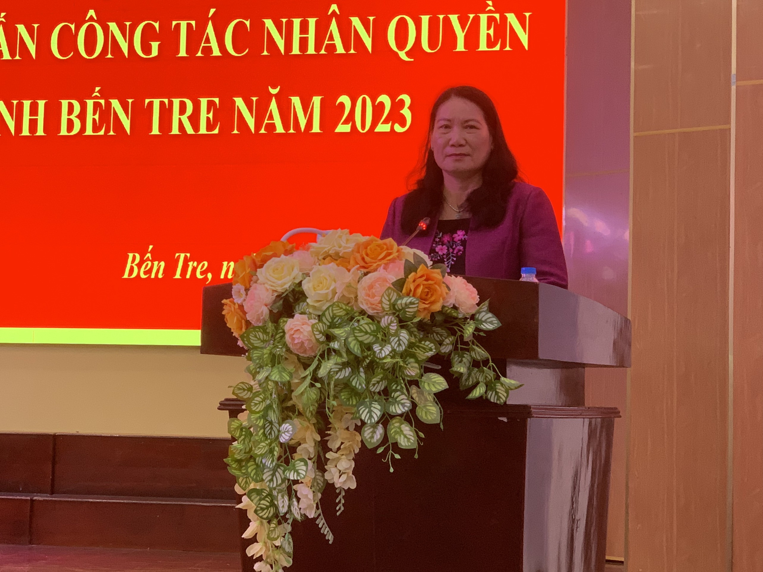dong chi nguyen thi be muoi pho chu tich ubnd tinh truong ban chi dao ve nhan quyen tinh ben tre.jpg