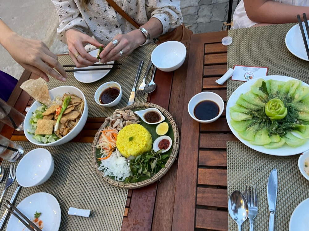 foreign traveller chooses vietnam as a wonderful destination for family vacation picture 1