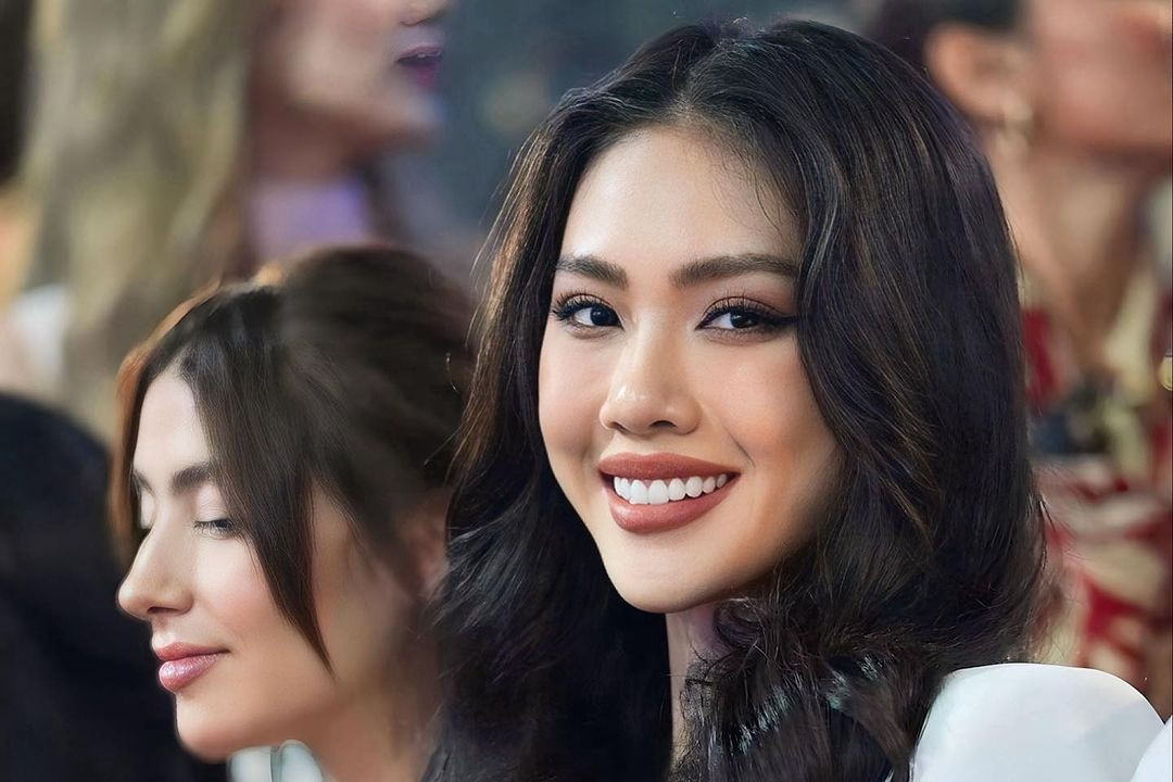 Giám khảo Miss Universe hỏi về bố của Bùi Quỳnh Hoa ở phỏng vấn kín