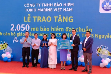 Tokio Marine Việt Nam tặng mũ bảo hiểm hơn 2.000 học sinh tỉnh Bình Dương