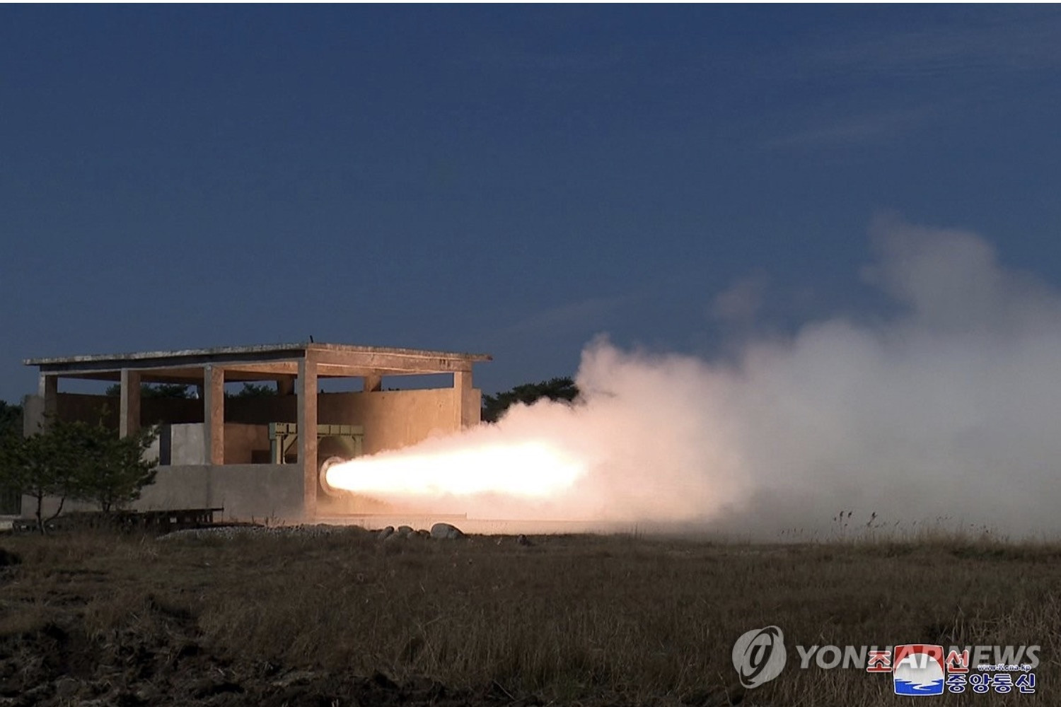 Triều Tiên thử thành công động cơ nhiên liệu rắn loại mới cho tên lửa