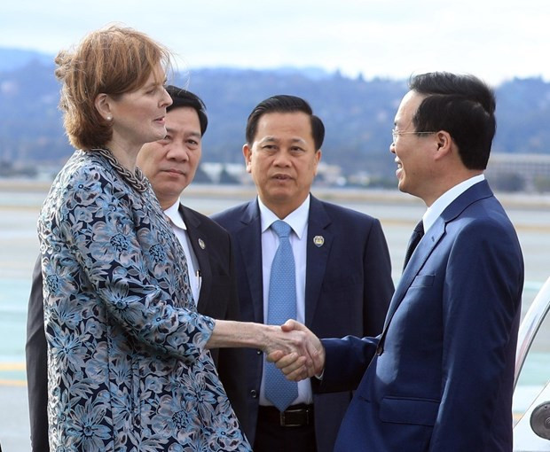 President Vo Van Thuong arrives in San Francisco, starting working programme at APEC 2023 hinh anh 1
