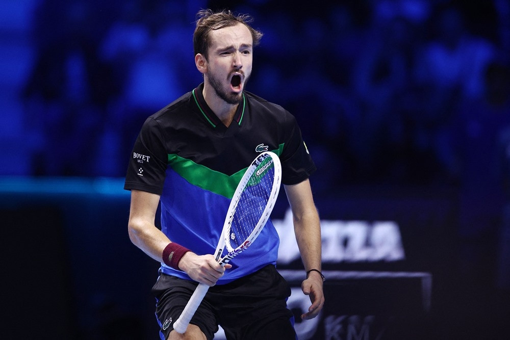 Daniil Medvedev hạ Zverev, đoạt vé bán kết ATP Finals 2023