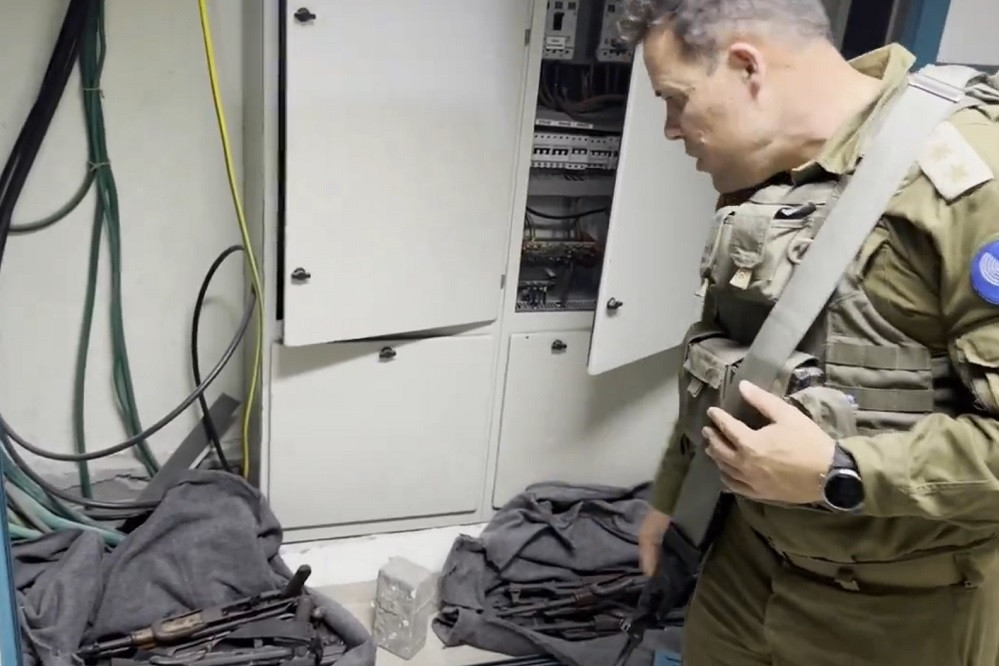 Israel công bố hình ảnh thu giữ vũ khí Hamas ở bệnh viện Al-Shifa