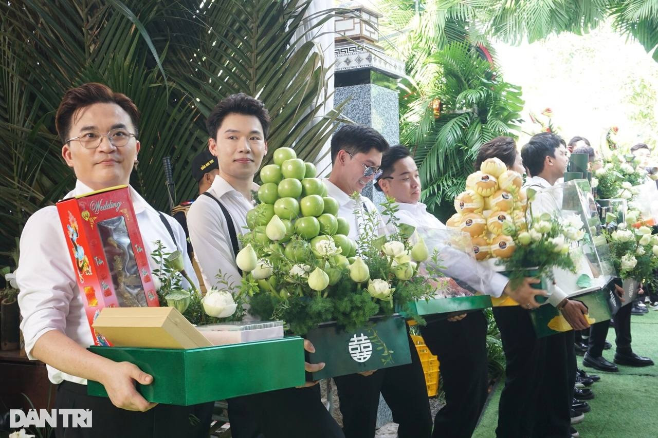 Lễ cưới Puka, Gin Tuấn Kiệt: Đón dâu bằng sà lan, cô dâu nhận 20 cây vàng - 3