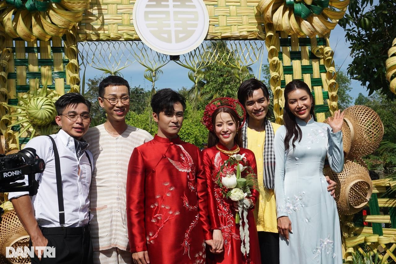 Lễ cưới Puka, Gin Tuấn Kiệt: Đón dâu bằng sà lan, cô dâu nhận 20 cây vàng - 10