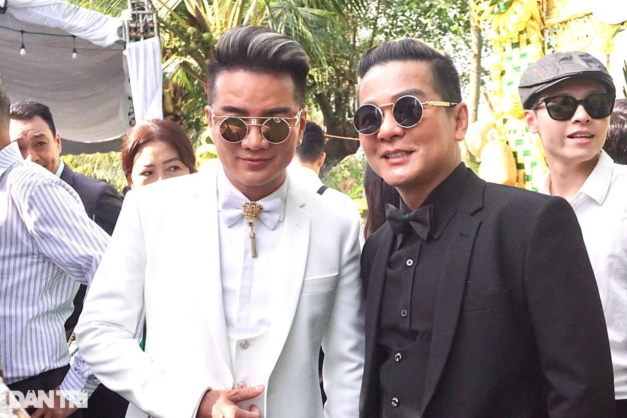 Lễ cưới Puka, Gin Tuấn Kiệt: Đón dâu bằng sà lan, cô dâu nhận 20 cây vàng - 13