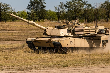Ông Zelensky thừa nhận xe tăng Abrams không làm thay đổi cục diện chiến trường