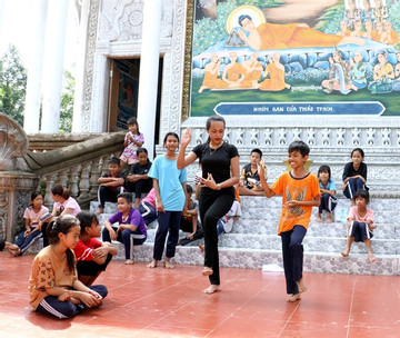 Talented dancer helps preserve Khmer ethnic culture