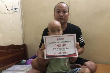 Trao hơn 72 triệu đồng đến bé Vũ Văn Tuấn Tú bị u nguyên bào thần kinh