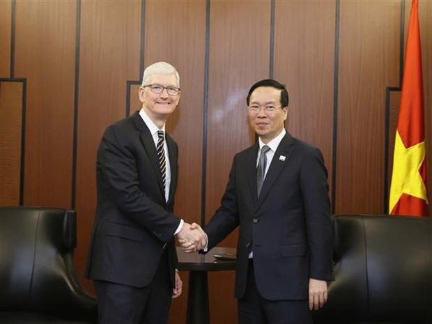 Vietnamese President meets with leaders of Boeing, Apple hinh anh 2